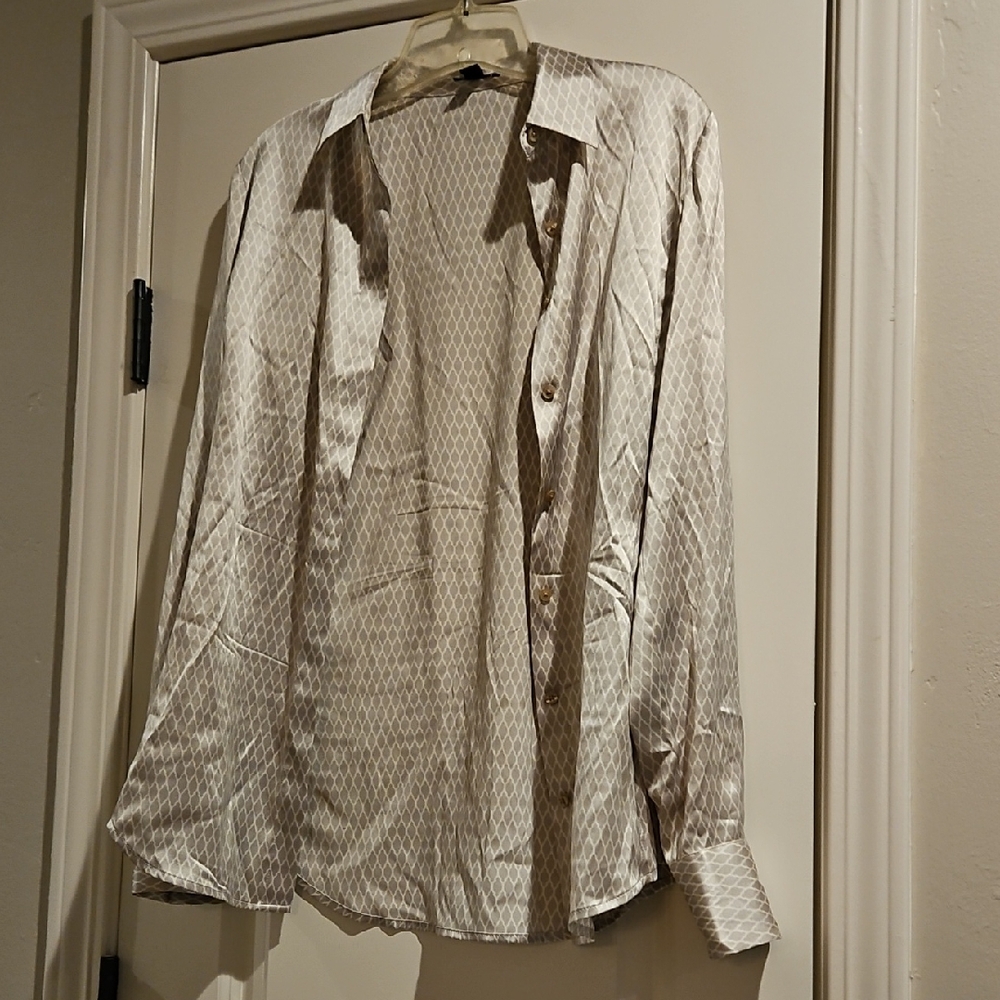 Ann Taylor Cream Casual Button Down Shirt